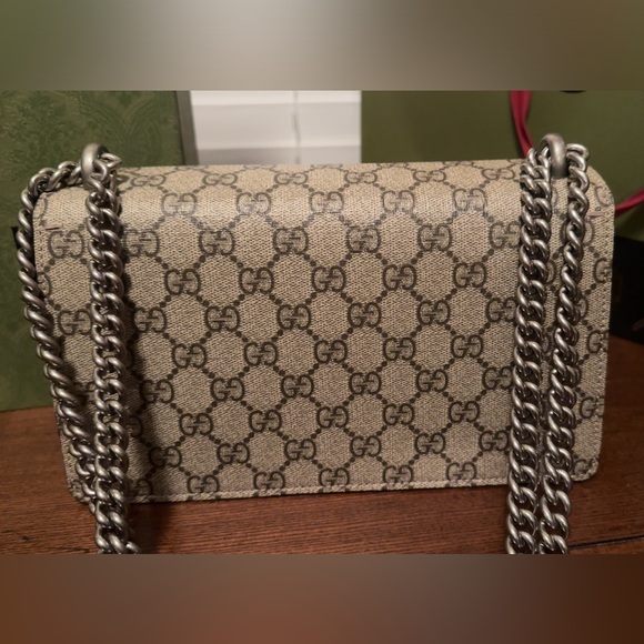 Basically new real Gucci crossbody - Picture 10 of 12